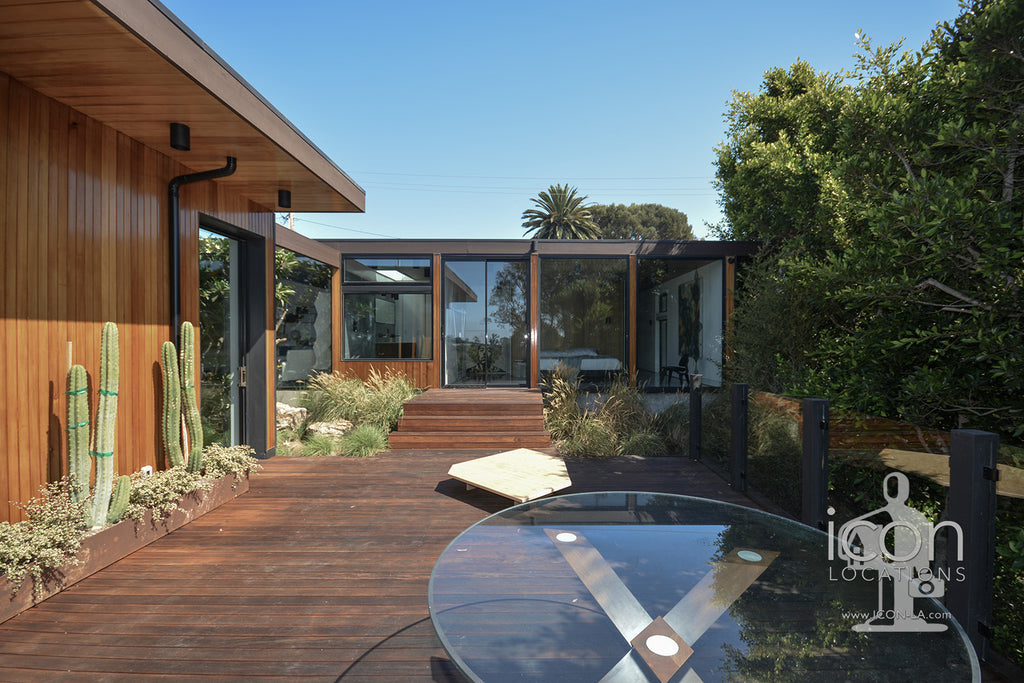 Mid Century Glass House - MID2087