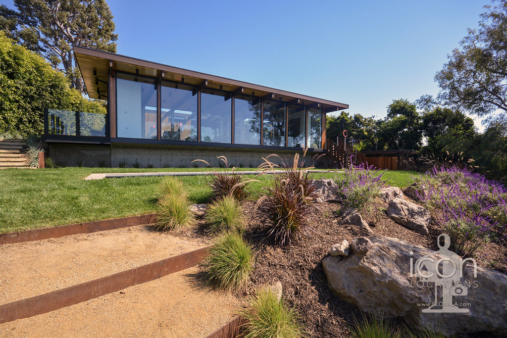 Mid Century Glass House - MID2087