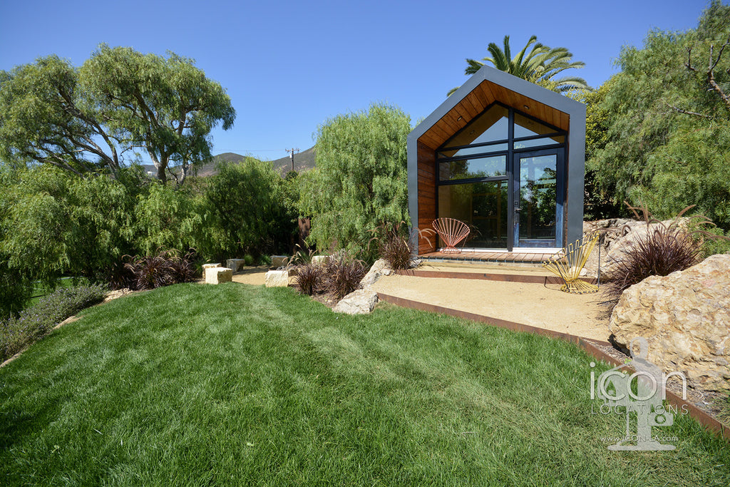 Mid Century Glass House - MID2087