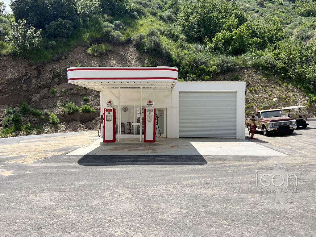 Gas Station / Small Town Shops /Open Land - RA3164