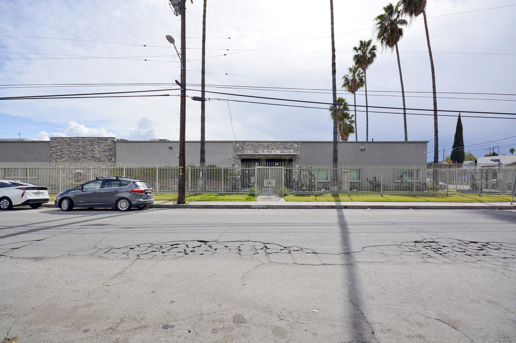 COMM2050 - Art Gallery / Warehouse