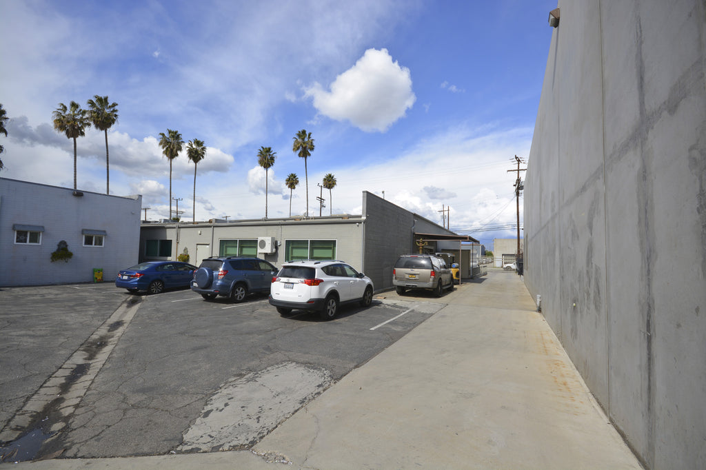 COMM2050 - Art Gallery / Warehouse
