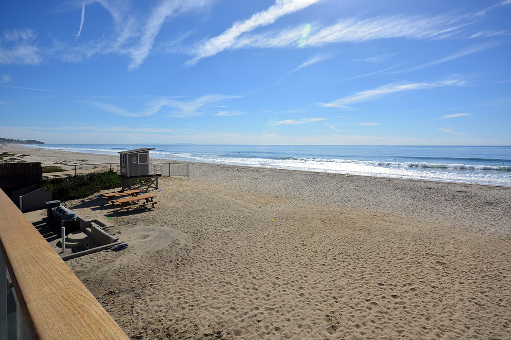 Beach Club - COMM2063