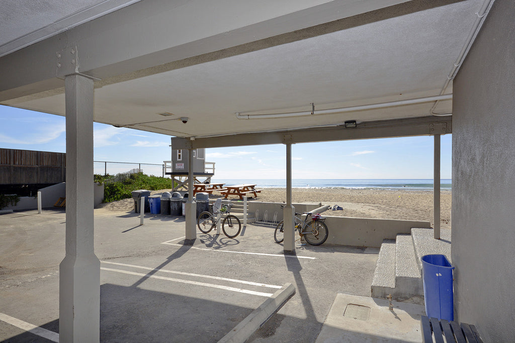 Beach Club - COMM2063