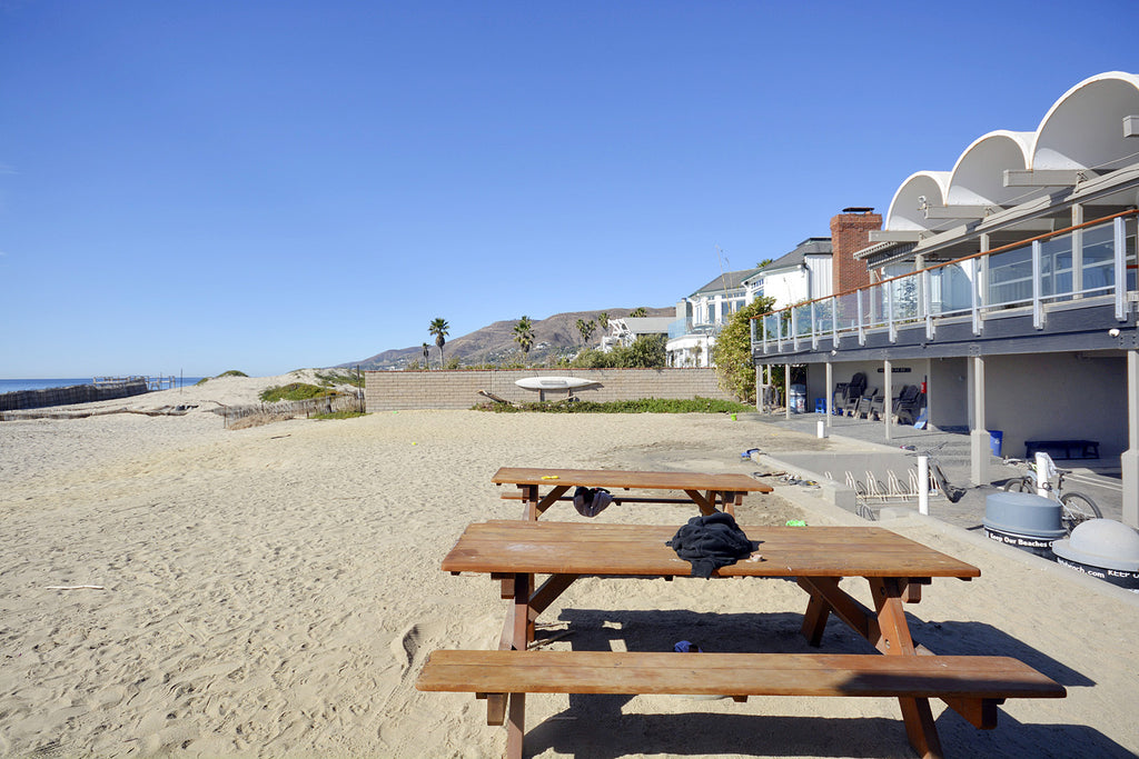 Beach Club - COMM2063