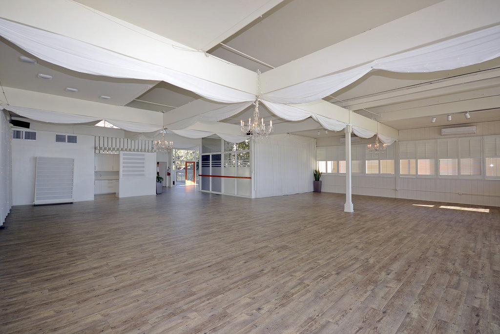 Beach Club - COMM2063